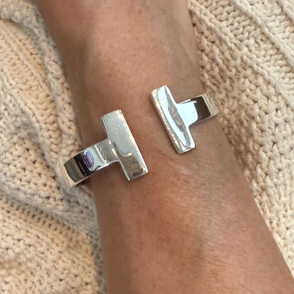 Sterling silver hinged T bangle stamped 925 - Picture 3 of 11